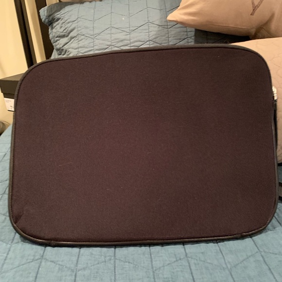 NWT Tumi Neoprene Leather Black Laptop Case - Picture 2 of 7